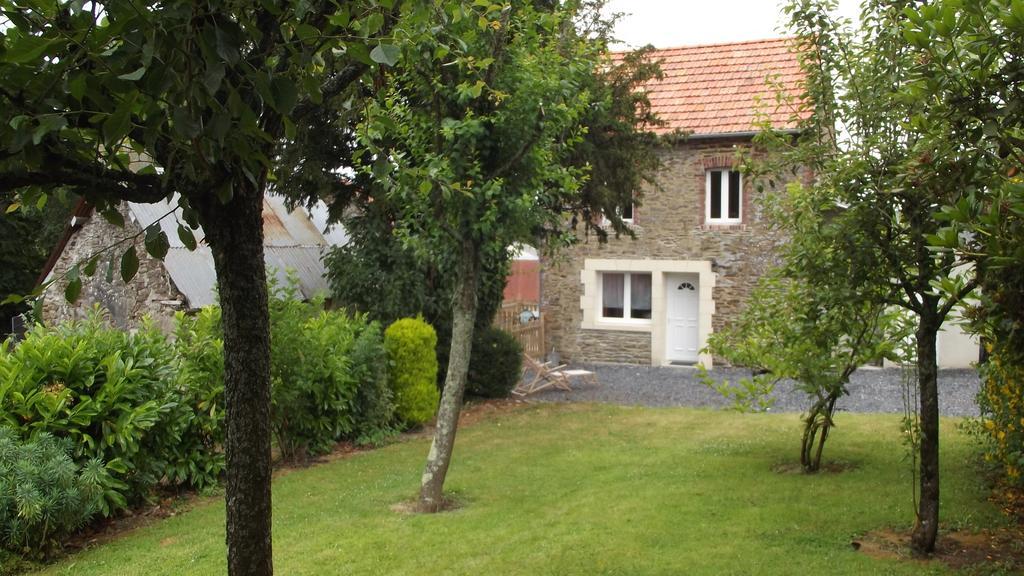 Gite Des Forges Сен-Ло Номер фото